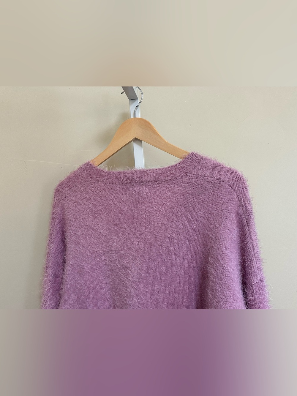 Show Me Your Mumu S Lilac Fuzzy V-Neck Sweater Oversized Coquette - Picture 8 of 8
